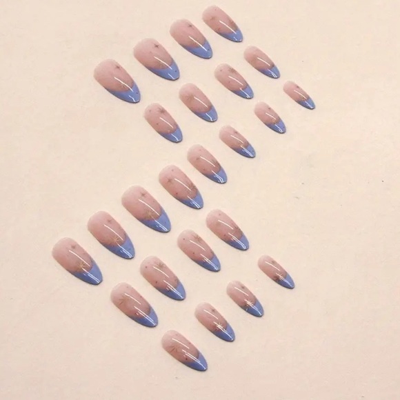 24 pcs Almond French Acrylic Press On Nail Set Reusable Blue French 💙✨ - Picture 3 of 7